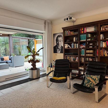 Villa Casa Blanca Mit Privatem Schwimmbad 26 Grad Und Sauna Duisburg Bagian luar foto