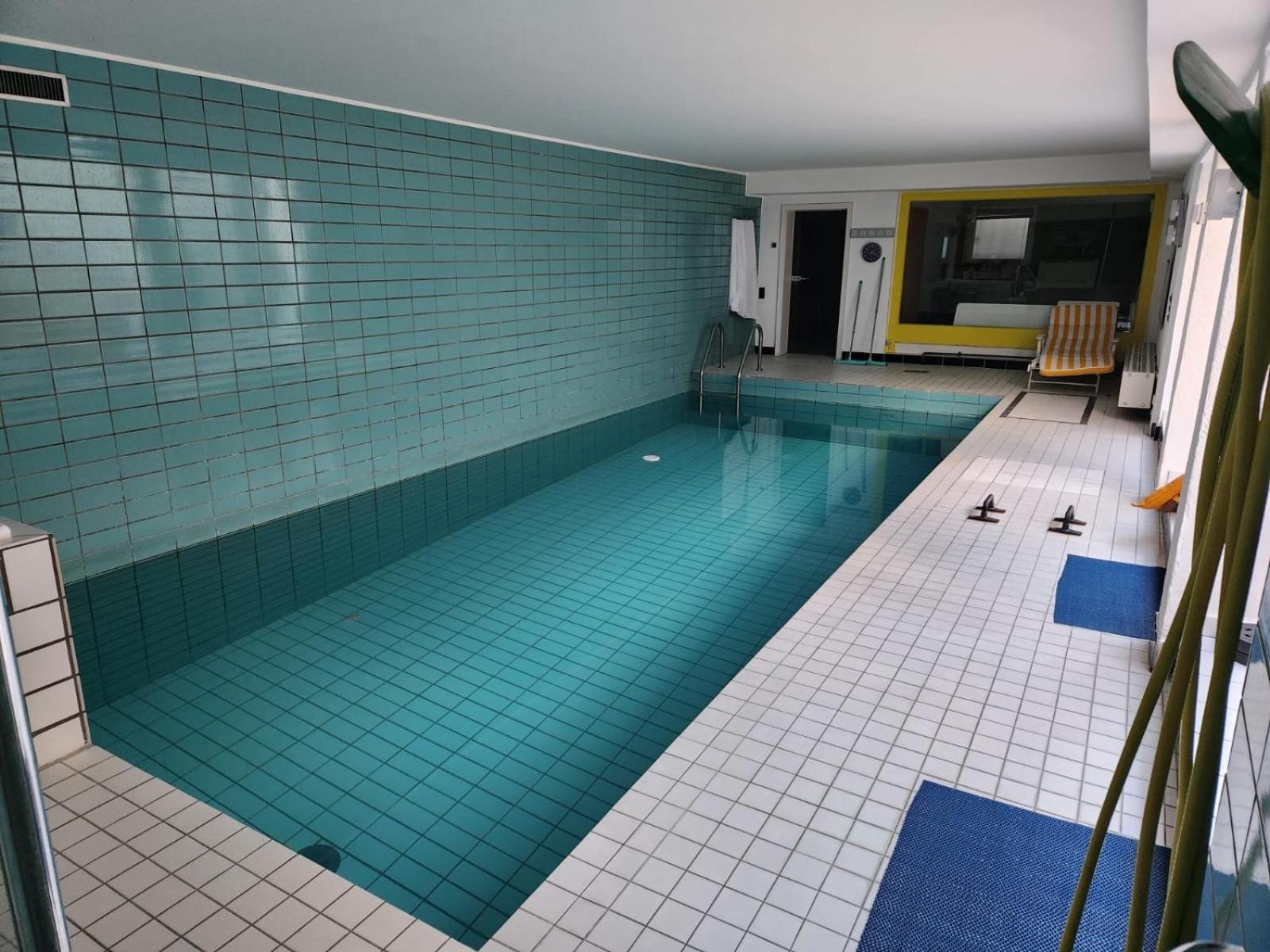 Villa Casa Blanca Mit Privatem Schwimmbad 26 Grad Und Sauna Duisburg Bagian luar foto