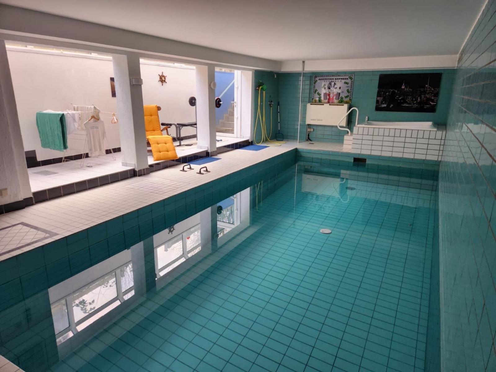 Villa Casa Blanca Mit Privatem Schwimmbad 26 Grad Und Sauna Duisburg Bagian luar foto