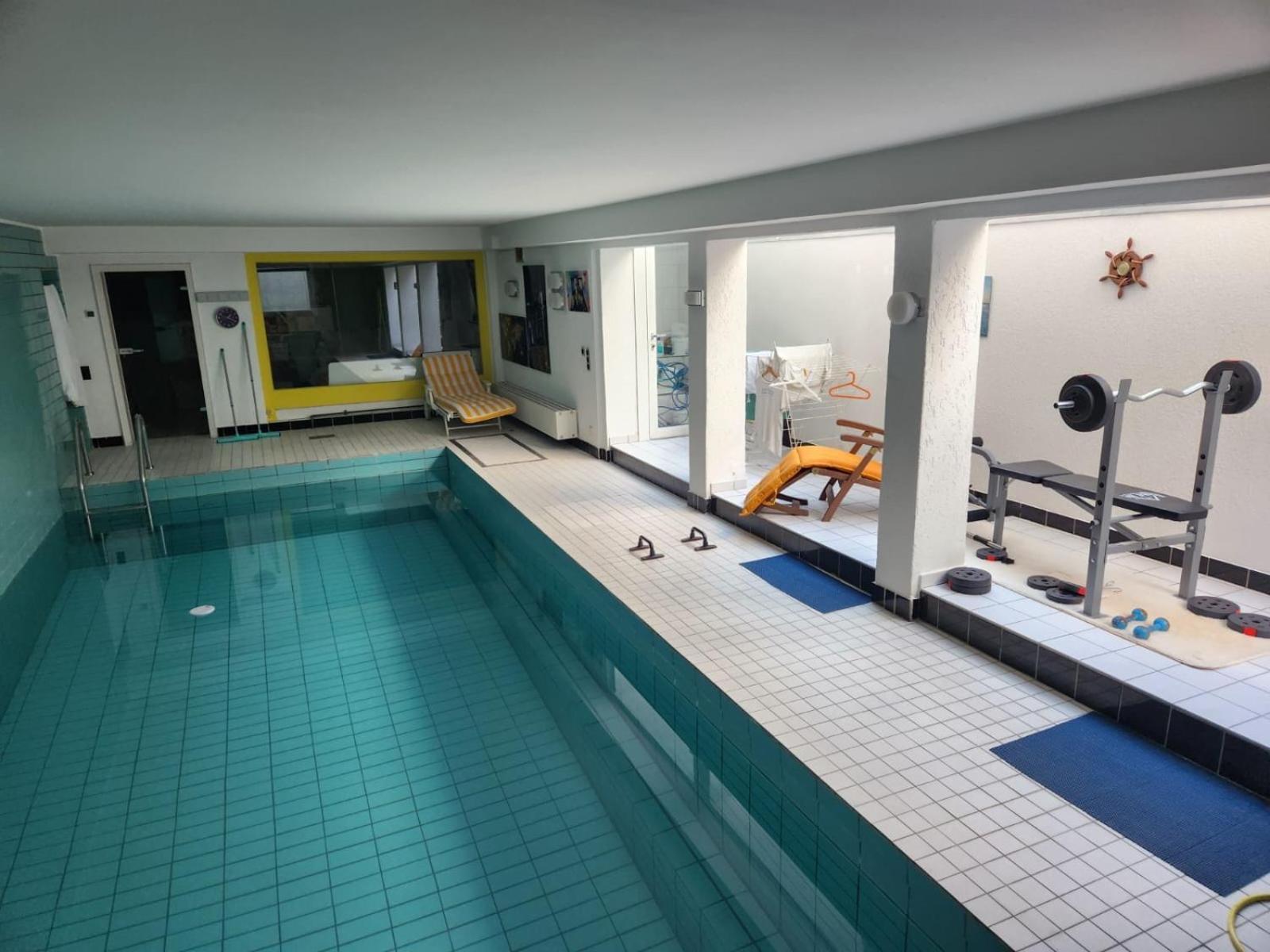 Villa Casa Blanca Mit Privatem Schwimmbad 26 Grad Und Sauna Duisburg Bagian luar foto